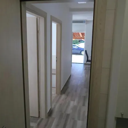 Lägenhet Familienwohnung 1