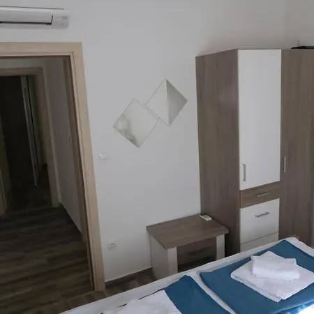 Lägenhet Familienwohnung 1