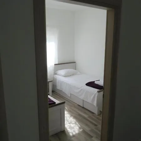 Familienwohnung 1 Lägenhet Baška