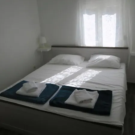 Familienwohnung 1 Lägenhet