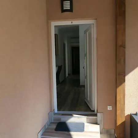 Lägenhet Familienwohnung 1