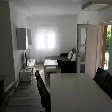 Familienwohnung 1 Lägenhet Baška